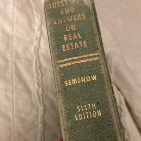 1969 vintage hardback book Questions and Answers on Real Estate - Picture 4 of 13